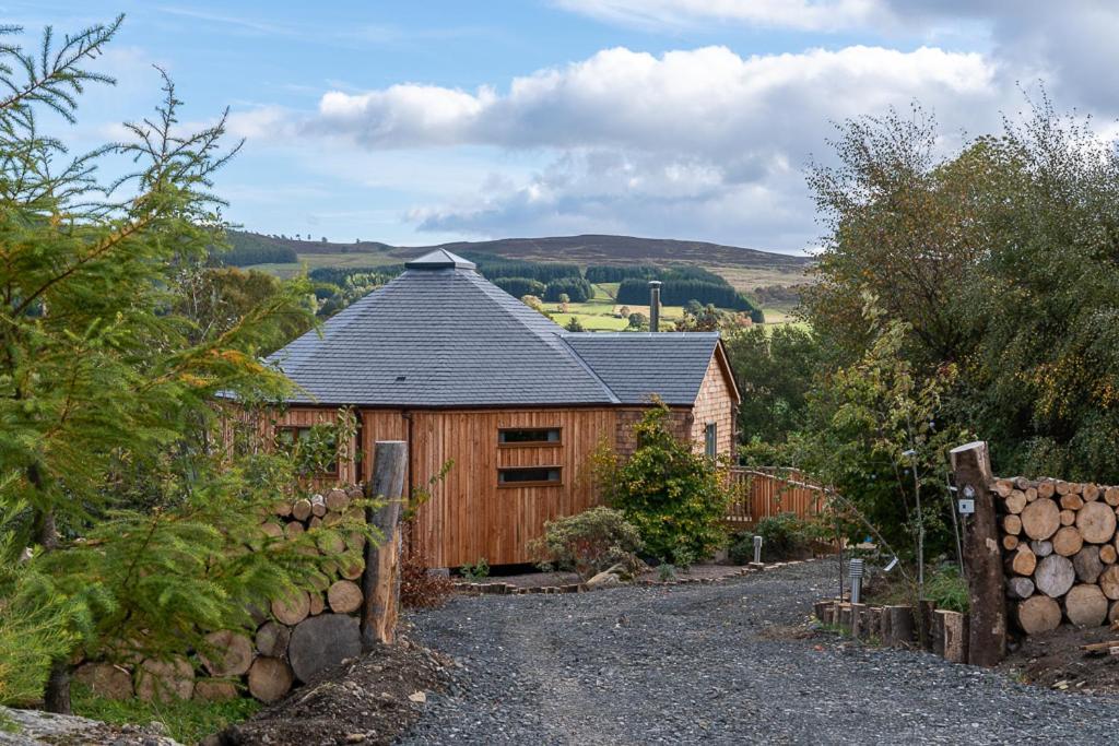 Dalnoid Cottages & Treehouses Nr Glenshee Spittal of Glenshee Exterior foto