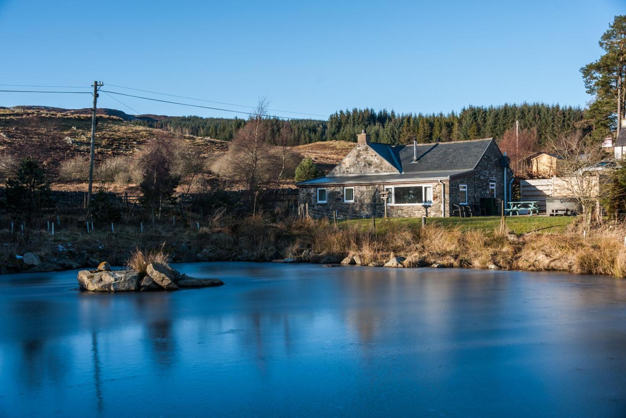 Dalnoid Cottages & Treehouses Nr Glenshee Spittal of Glenshee Exterior foto