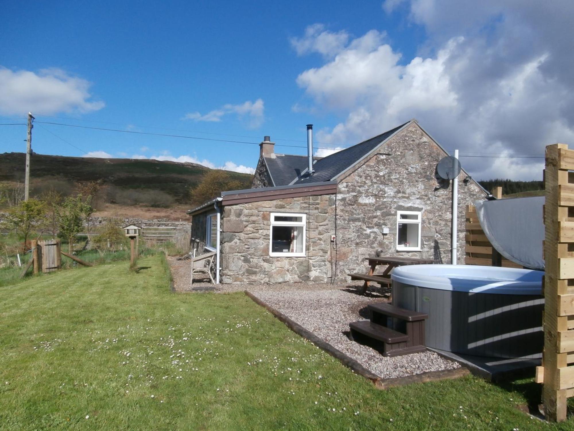Dalnoid Cottages & Treehouses Nr Glenshee Spittal of Glenshee Exterior foto