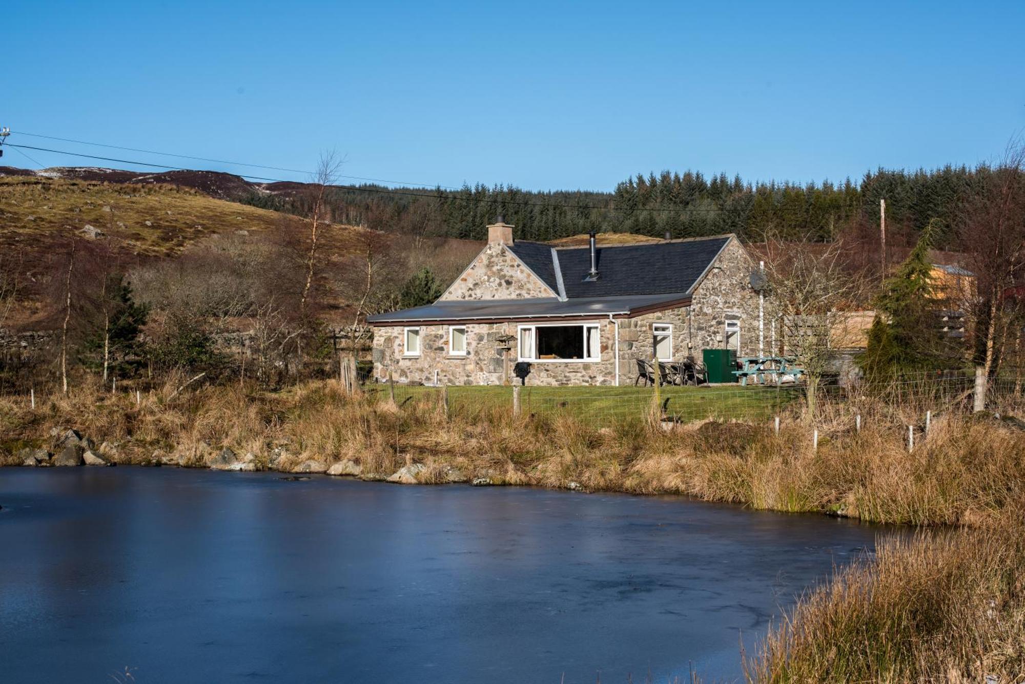 Dalnoid Cottages & Treehouses Nr Glenshee Spittal of Glenshee Exterior foto